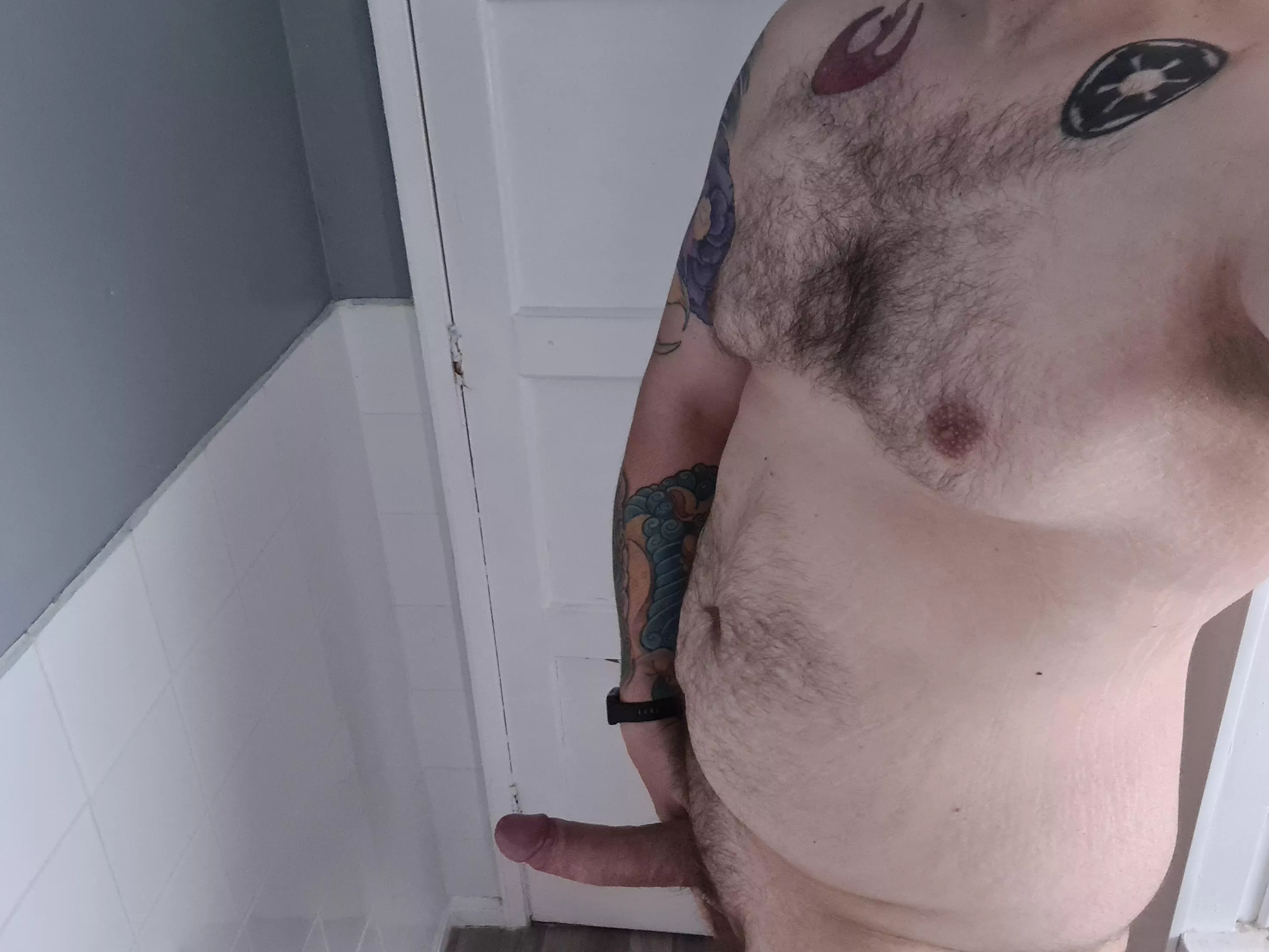 Damn I'm sore from working out. Could do with a rub down.