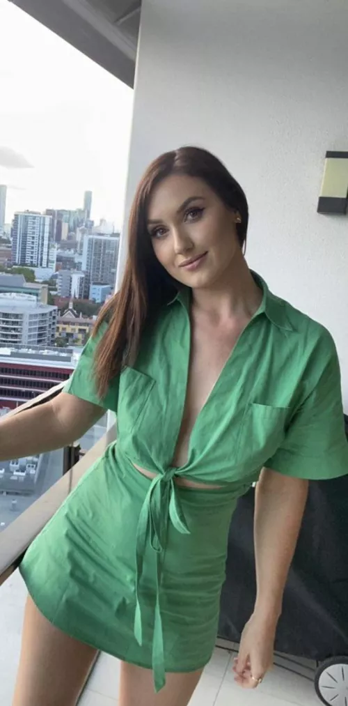 Date night with the girls 💚 [F]