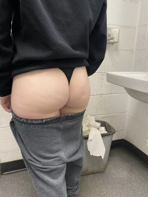 Decided to show off my ass in the public restroom 😉