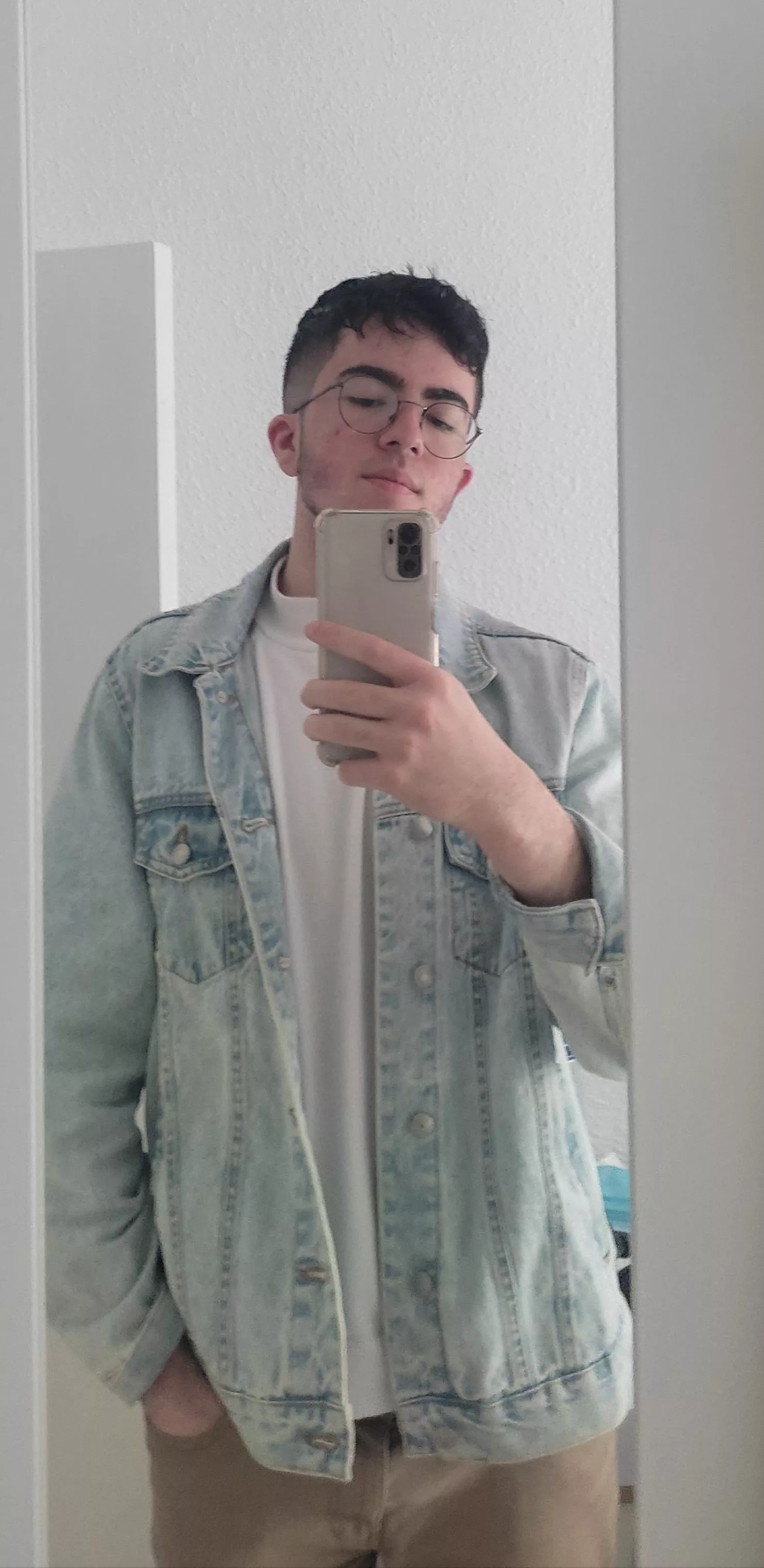 Denim jackets make me feel cute π Have a great day guys! Denim jackets make me feel cute π Have a great day guys!
