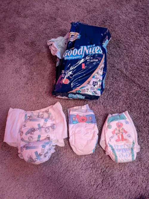 Diaper historians, when are these from? (Goodwill find)
