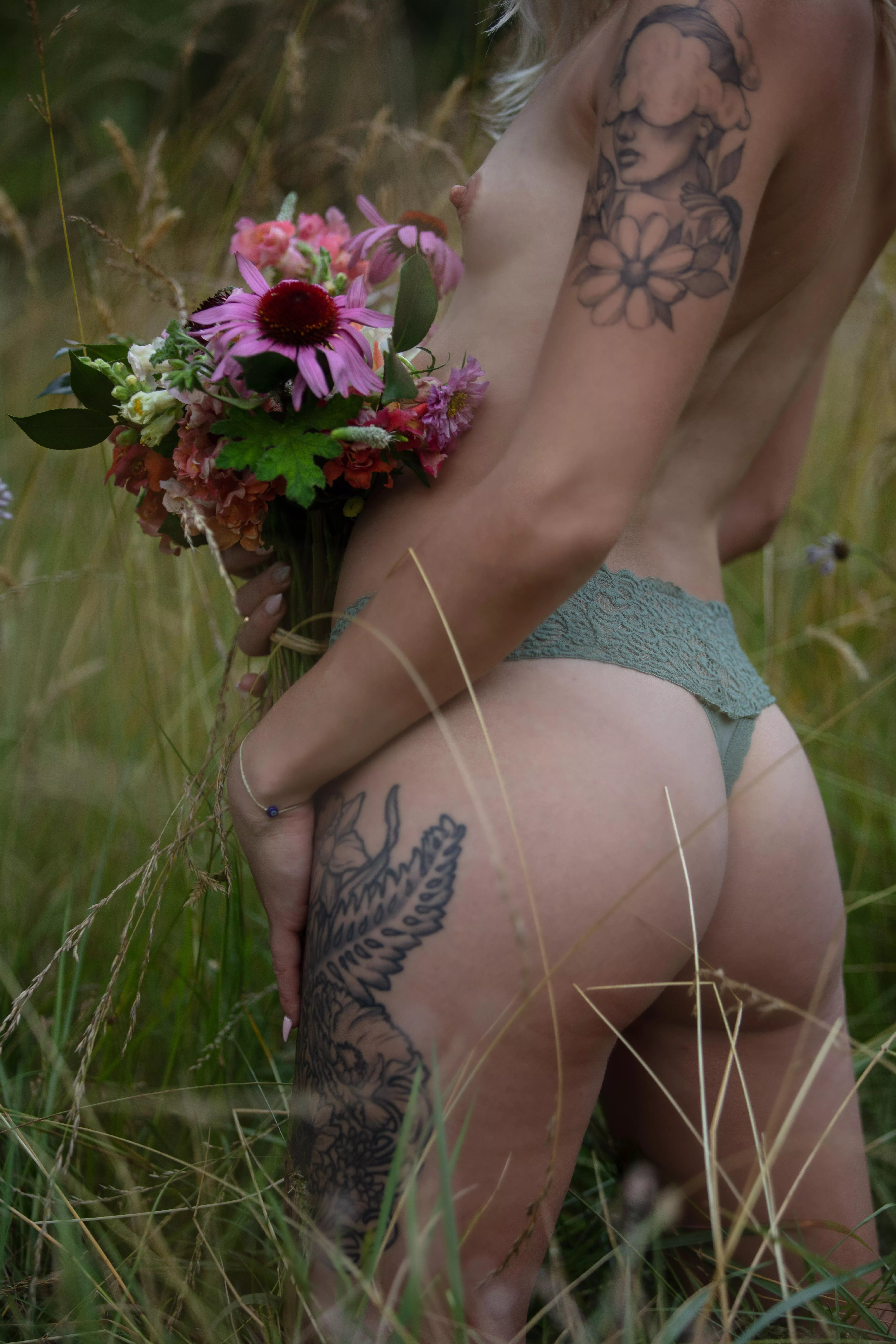 Did a shoot with my beautiful friend! Let us know what you think of this shot!