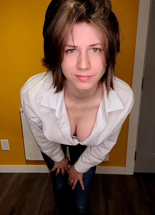 Did you notice my face or tits first