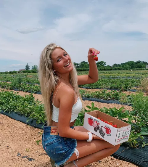 Didn't you always want to drill one of the most popular girls in school? 😂❤️