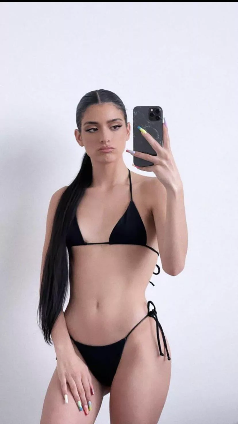 Dixie has me so hard