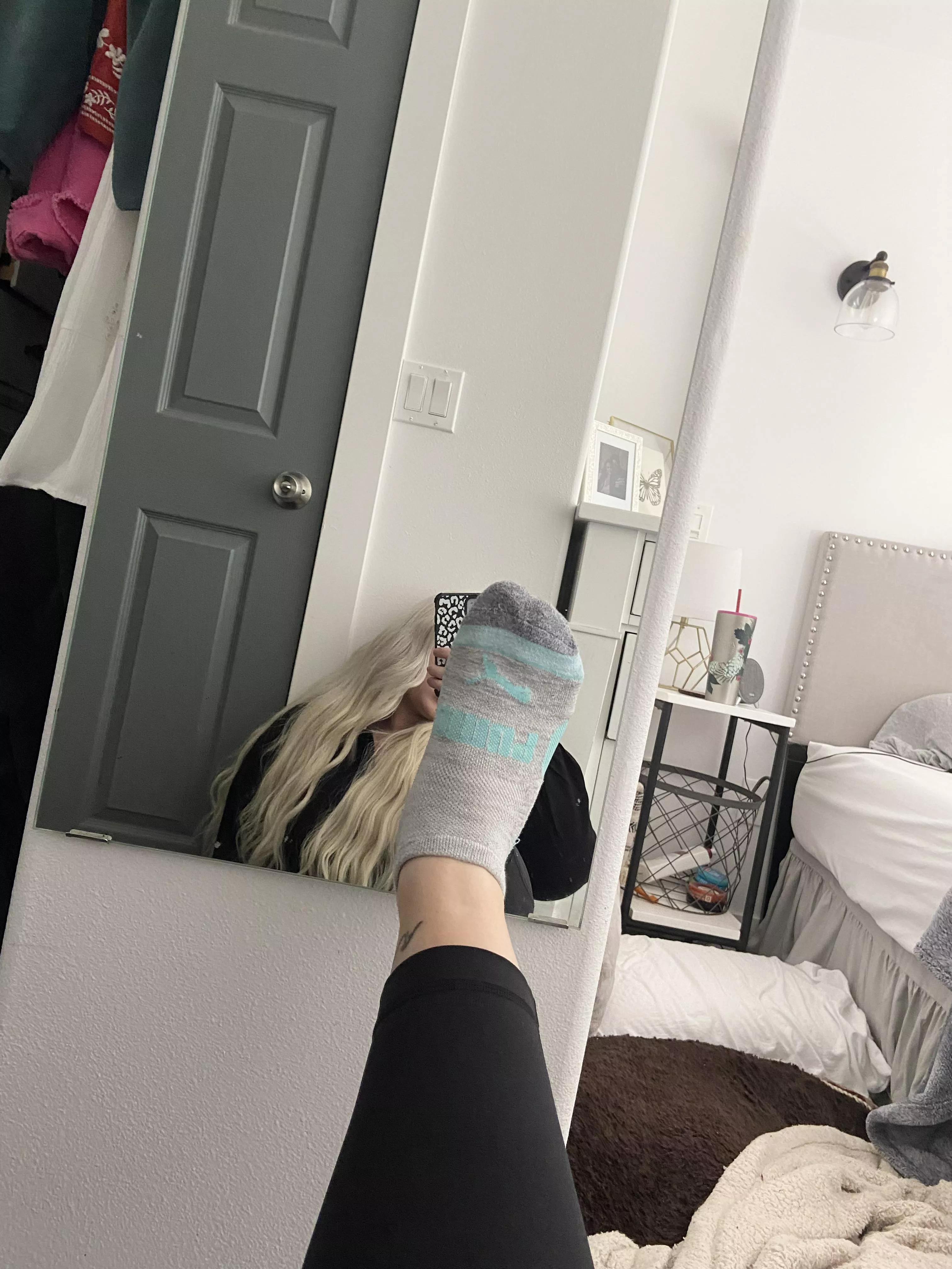 Dm me for stinky socks 😍