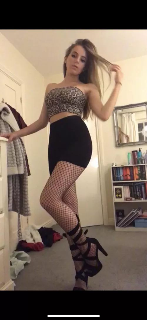 Dm me if wanna trib her