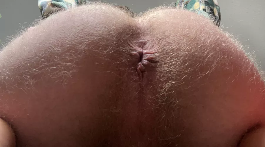 DM me if you would lick my tight hole 😋