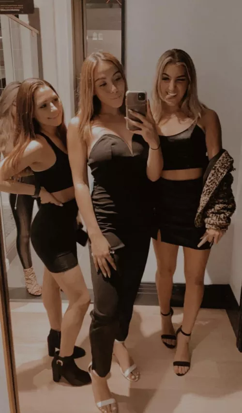 dm mr who you think is the baddest and why 🤤🤤🤤