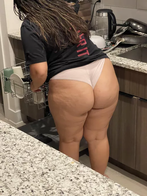 Dm trading latina wife