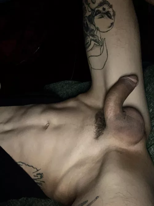 Dms are as open as my legs are, send me stuff to get hard to 🥰🍆