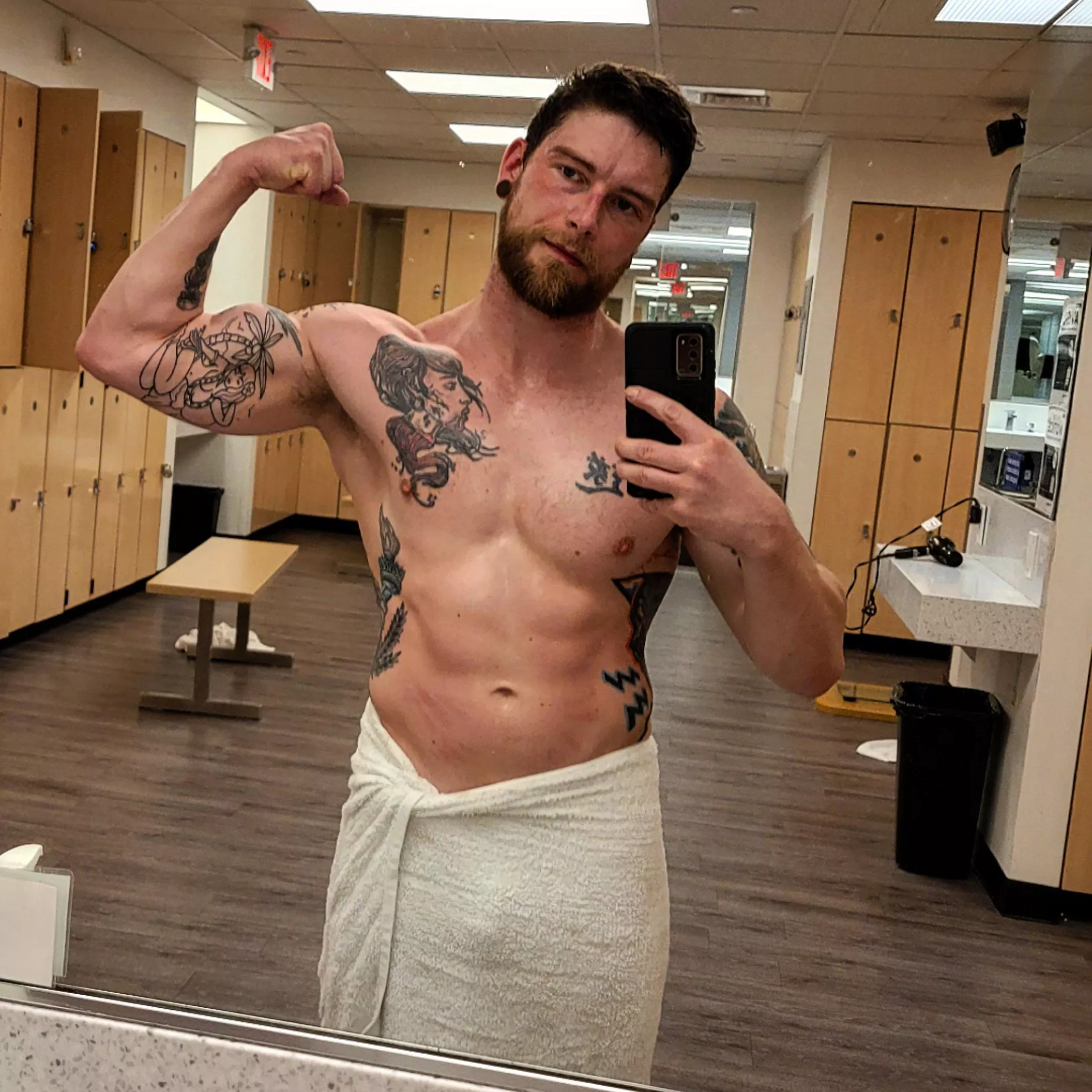 do girls like guys with tattoos? do girls like guys with tattoos?