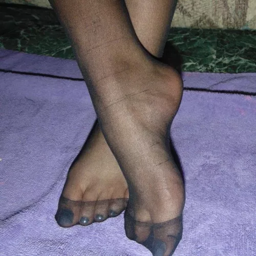 Do I have cute feet ? 💗