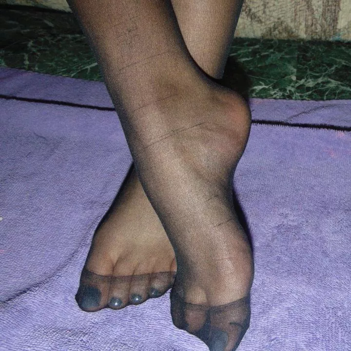 Do I have cute feet ? 💗