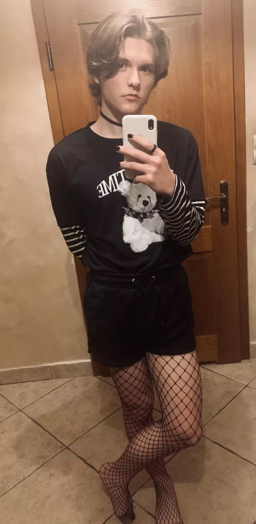 Do i look even slightly cute?🥺