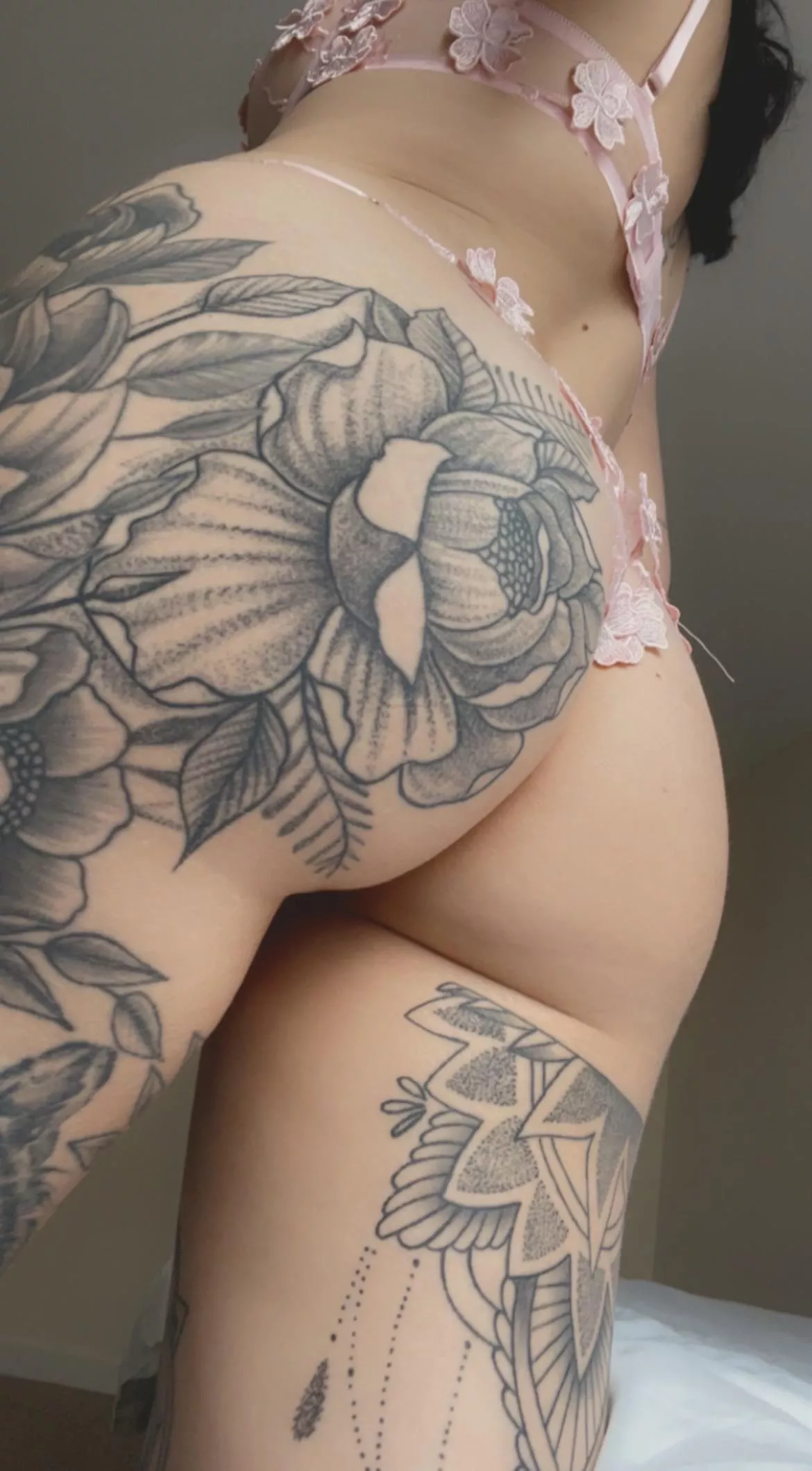 Do I look pretty in pink daddy? Do I look pretty in pink daddy?