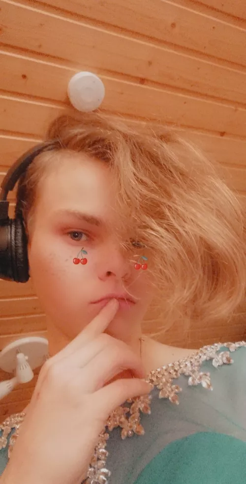 Do I pass as girl?