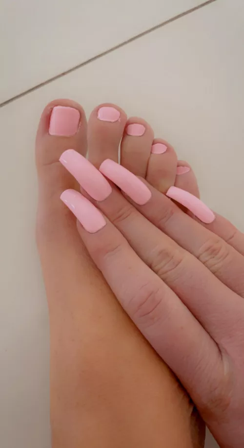 Do my baby pink toes turn you on?