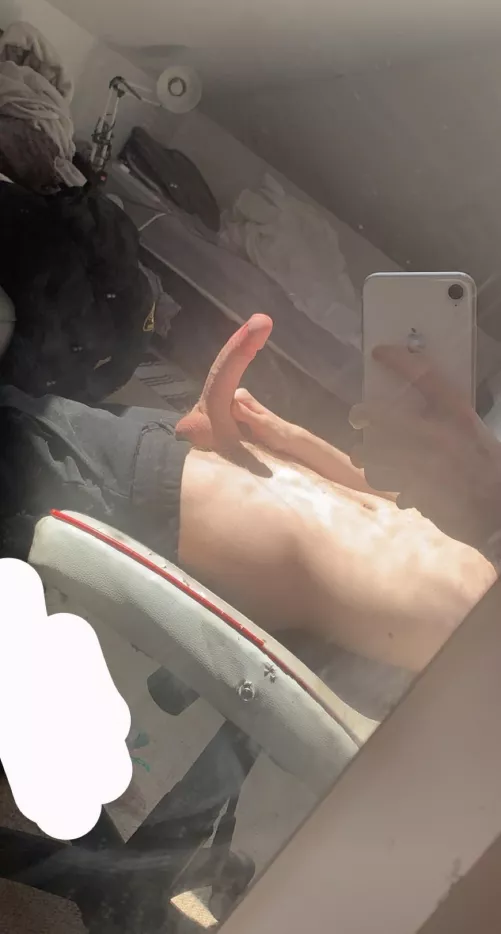 do the people sorting by new like my 18 year old cock? message me ;)