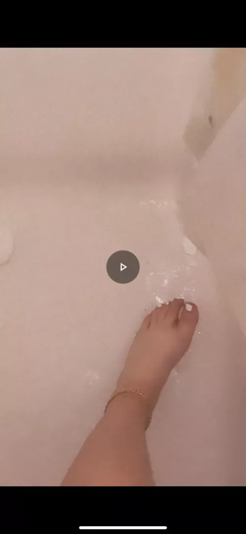 Do u like my soft little t girl feet?