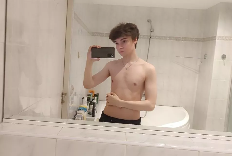 do u think I'm cute? 🥺 do u think I'm cute? 🥺