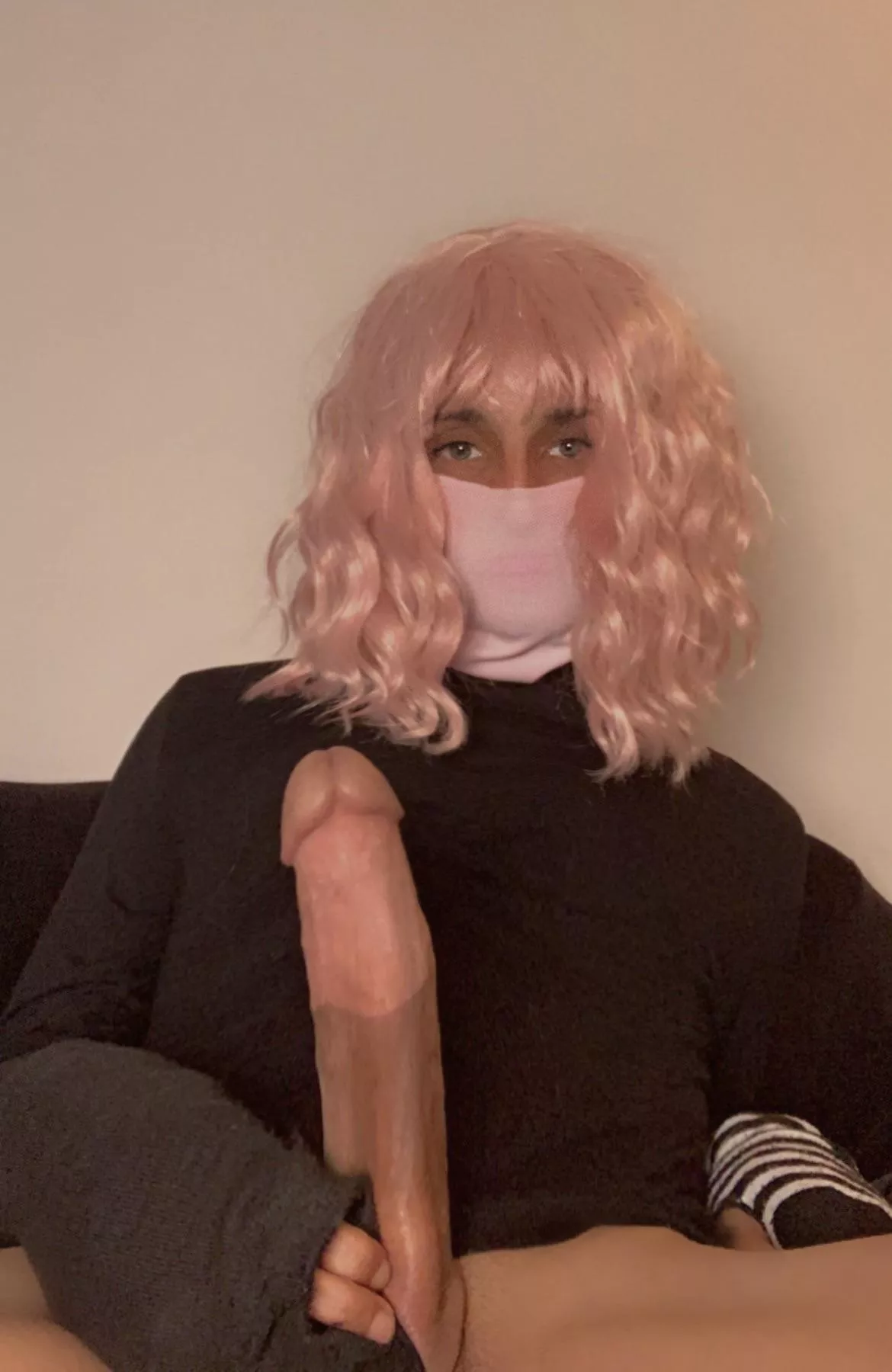 Do u wanna ride my big girl cock 💁🏼‍♀️