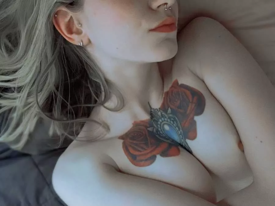 do we like lazy bed selfies here?