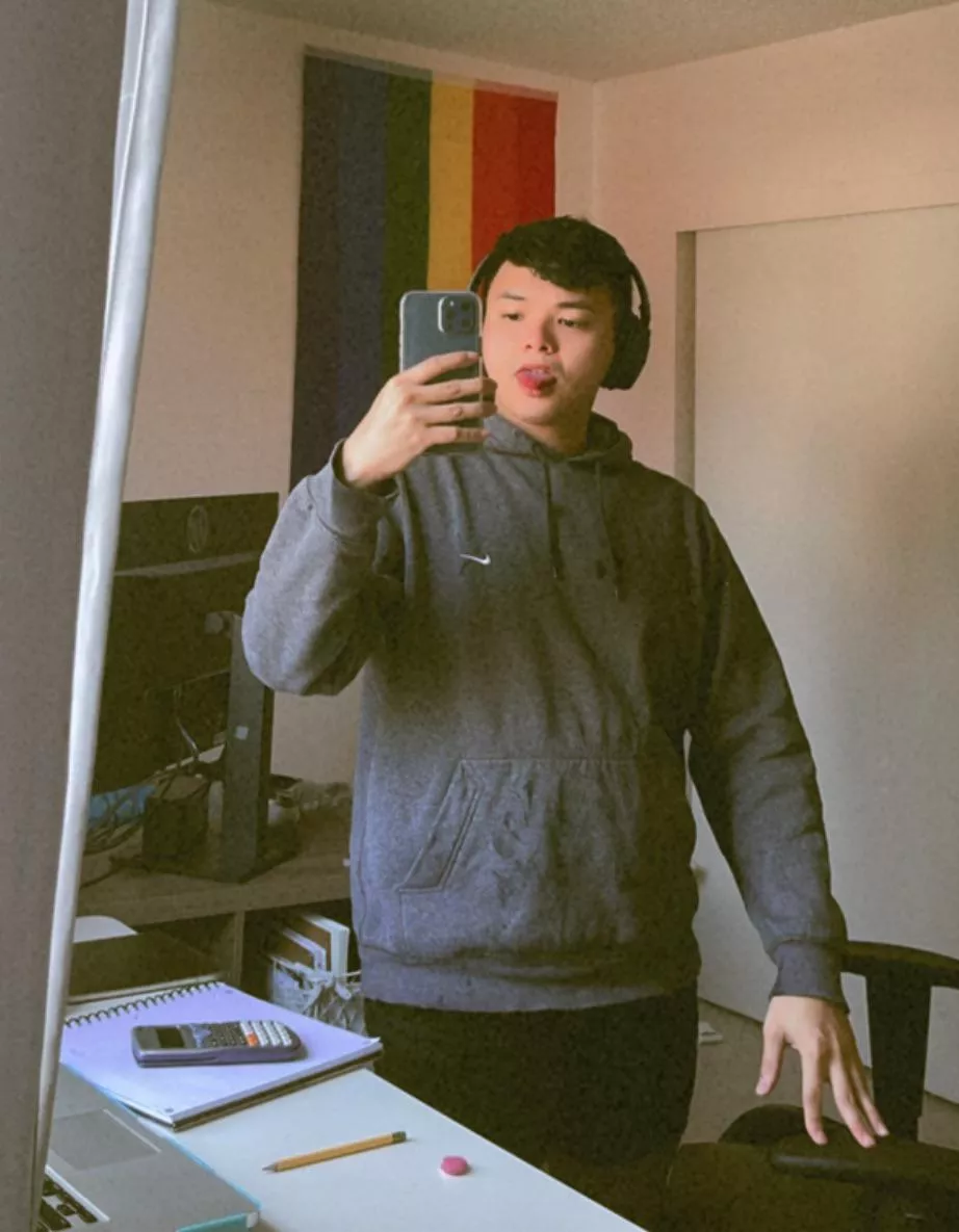 Do you also play video games in-between study sessions? Do you also play video games in-between study sessions?