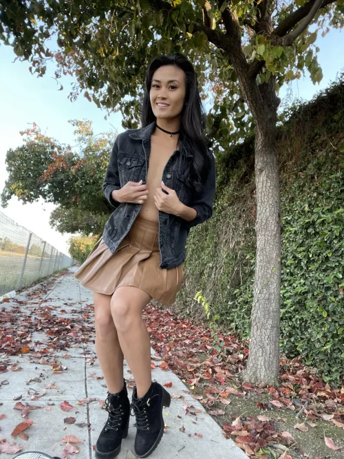 Do you like gorgeous and naughty Asian girl like me? 🥰