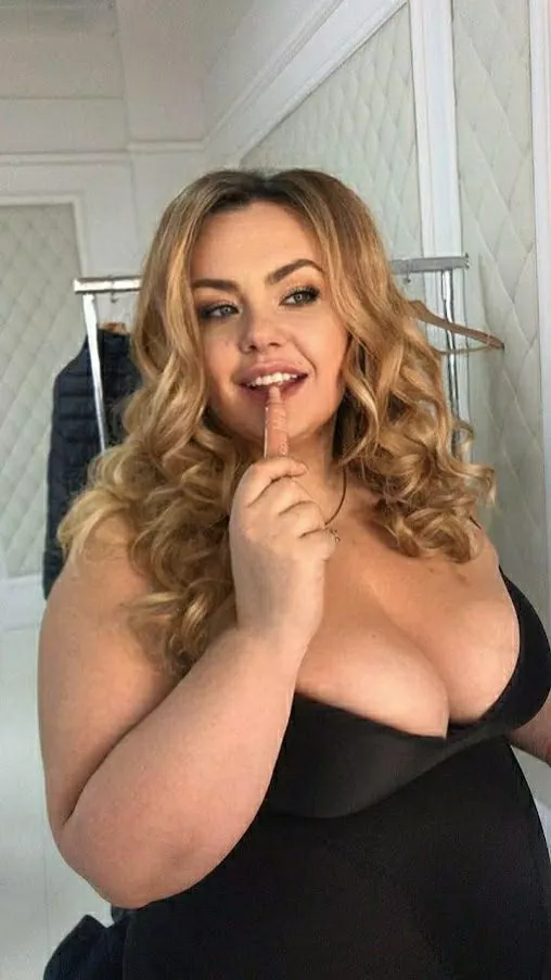 Do you like hot girl with big boobs like me? 💥I'm a sweet girl who will make you hard 🤤