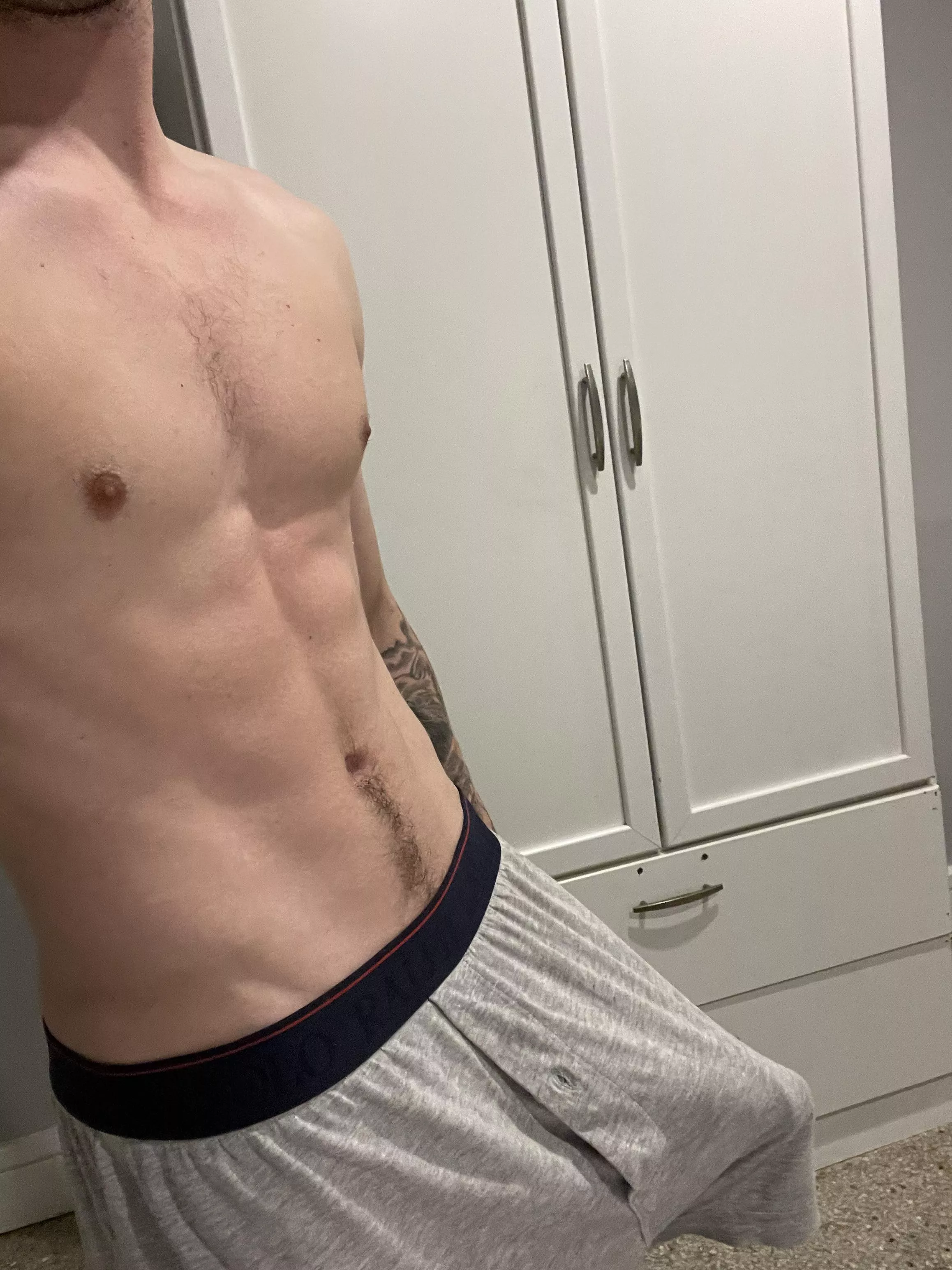 Do you like my bulge?😏