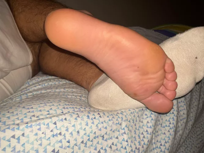 Do you like my feet? (Dm open)