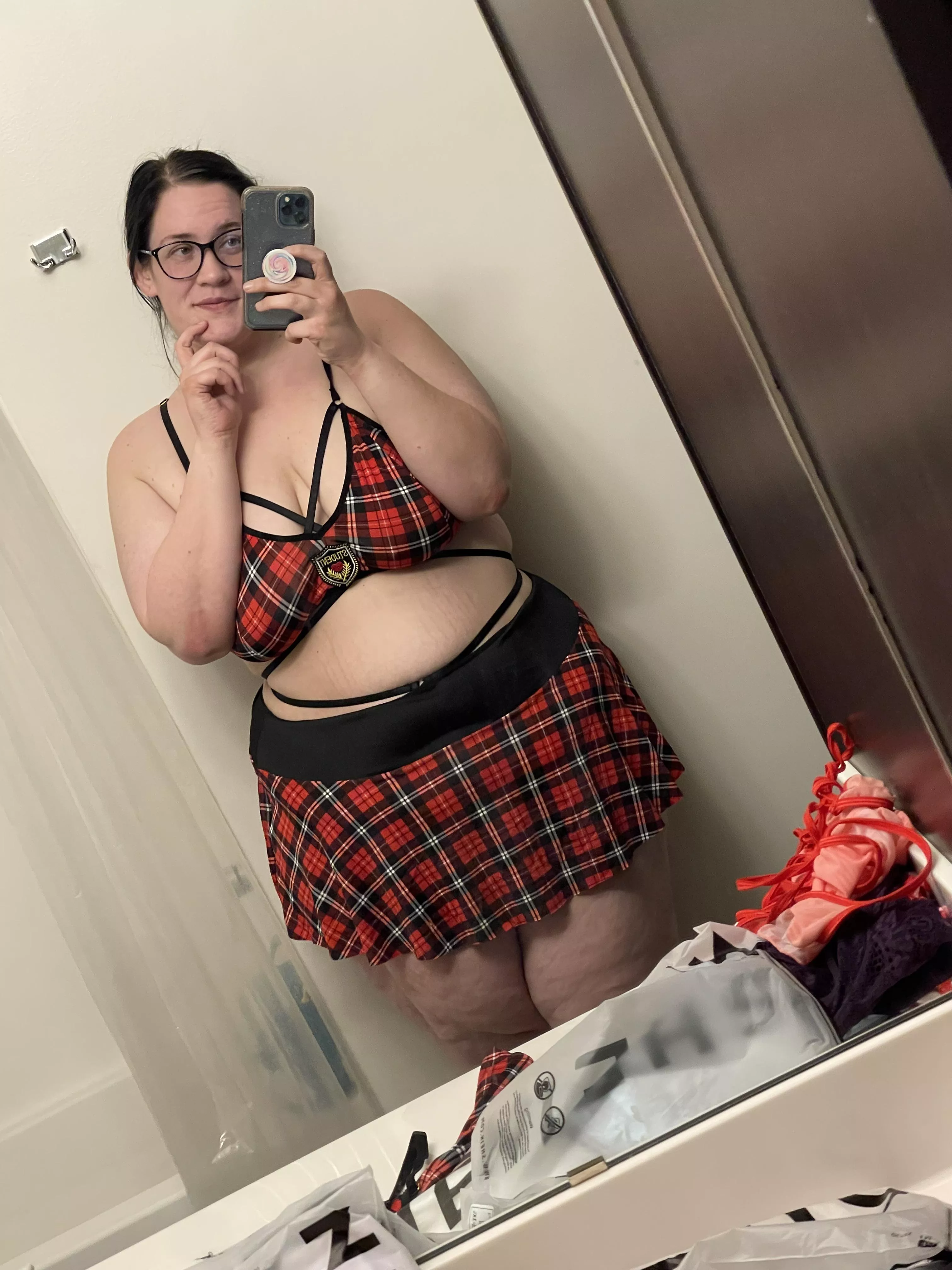 Do you like my school girl outfit? 😈