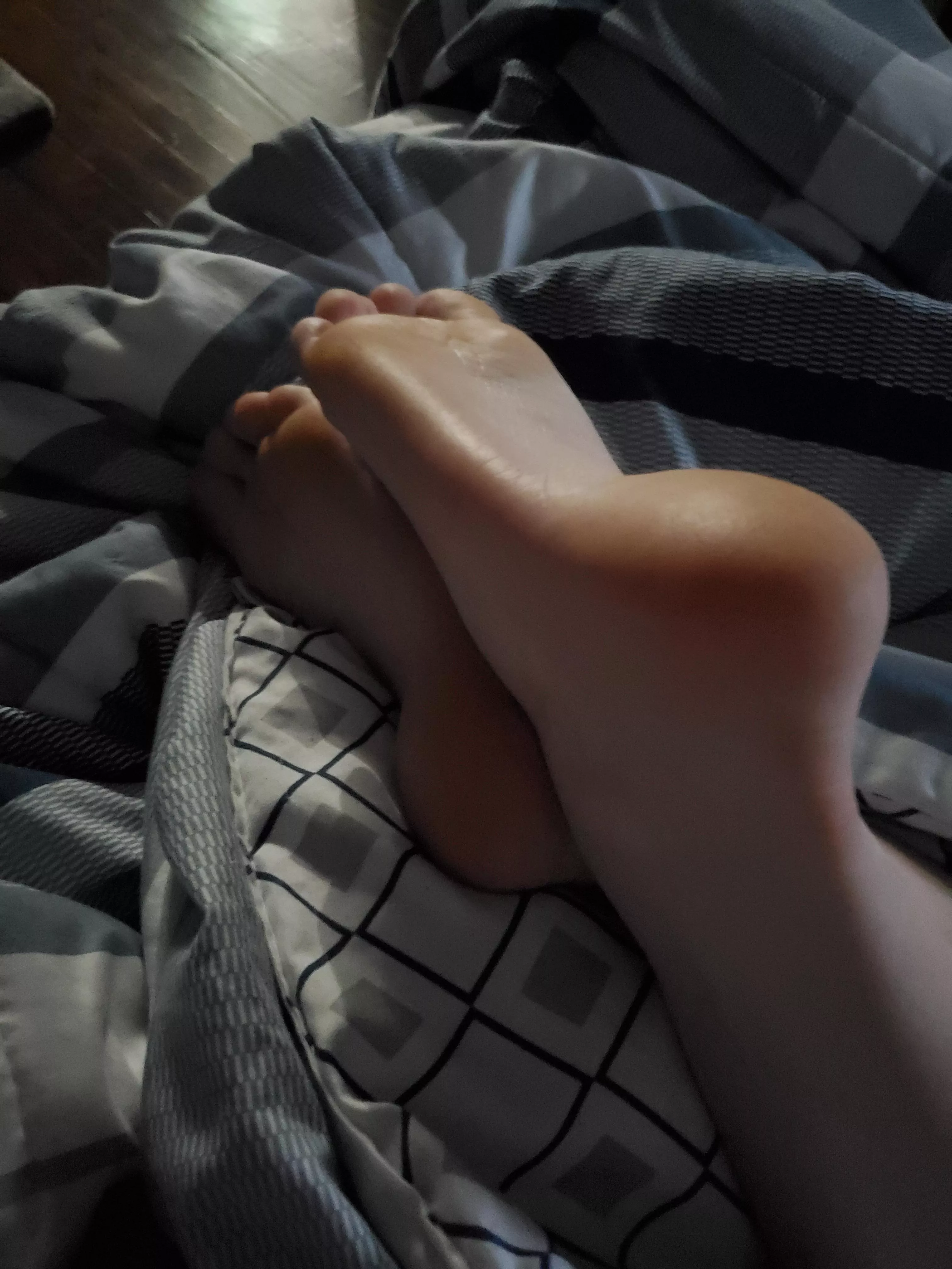 Do you like my soles? 😊👣💦