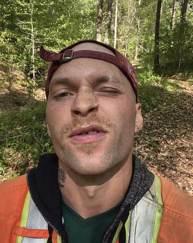 do you like outdoorsy guys? :) do you like outdoorsy guys? :)