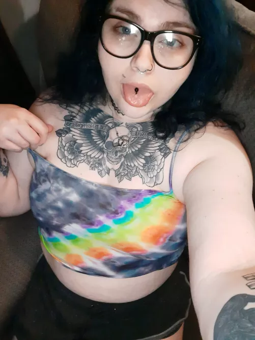 Do you like pretty pothead? 💚🤓💨