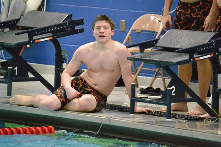 Do you think I look good in this picture? (I'm 19)