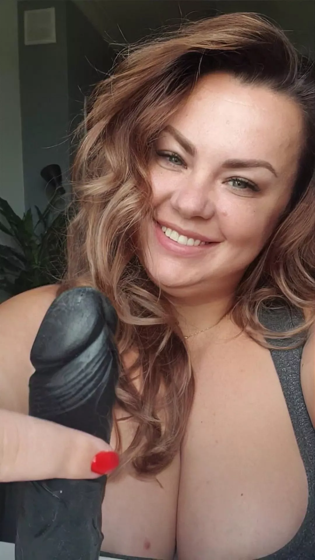 Do you want to feel my gentle💋 touch on your hard cock?💦💦💦💦