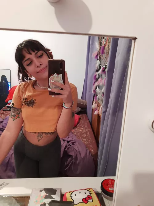 Do you want to see how hot this sweet baby is? I love fetishes 😈