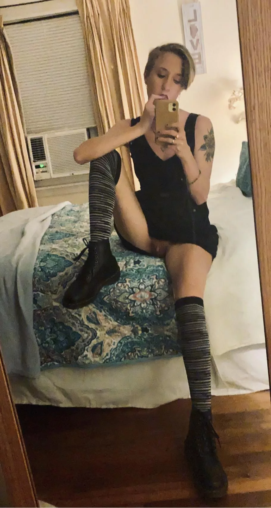 Docs + striped socks = 😚🤌