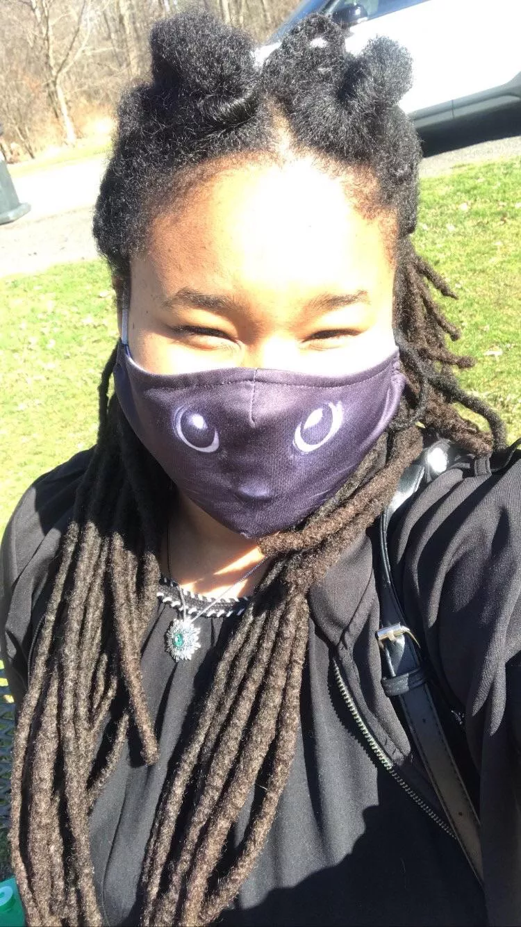 Does this face look sittable for your giant white peach?