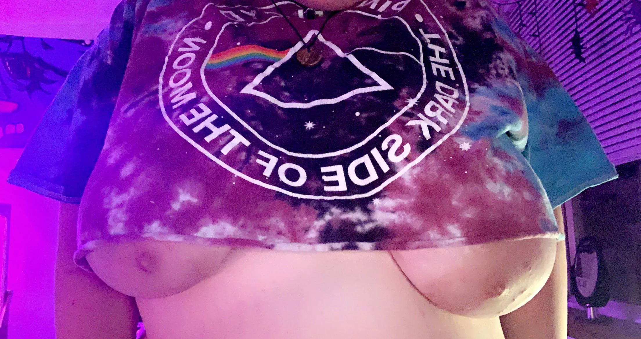 does this shirt make me look like a slut?😋