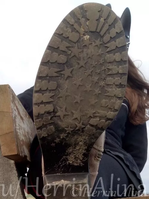 [domme] hello slave, your meal is ready!!!