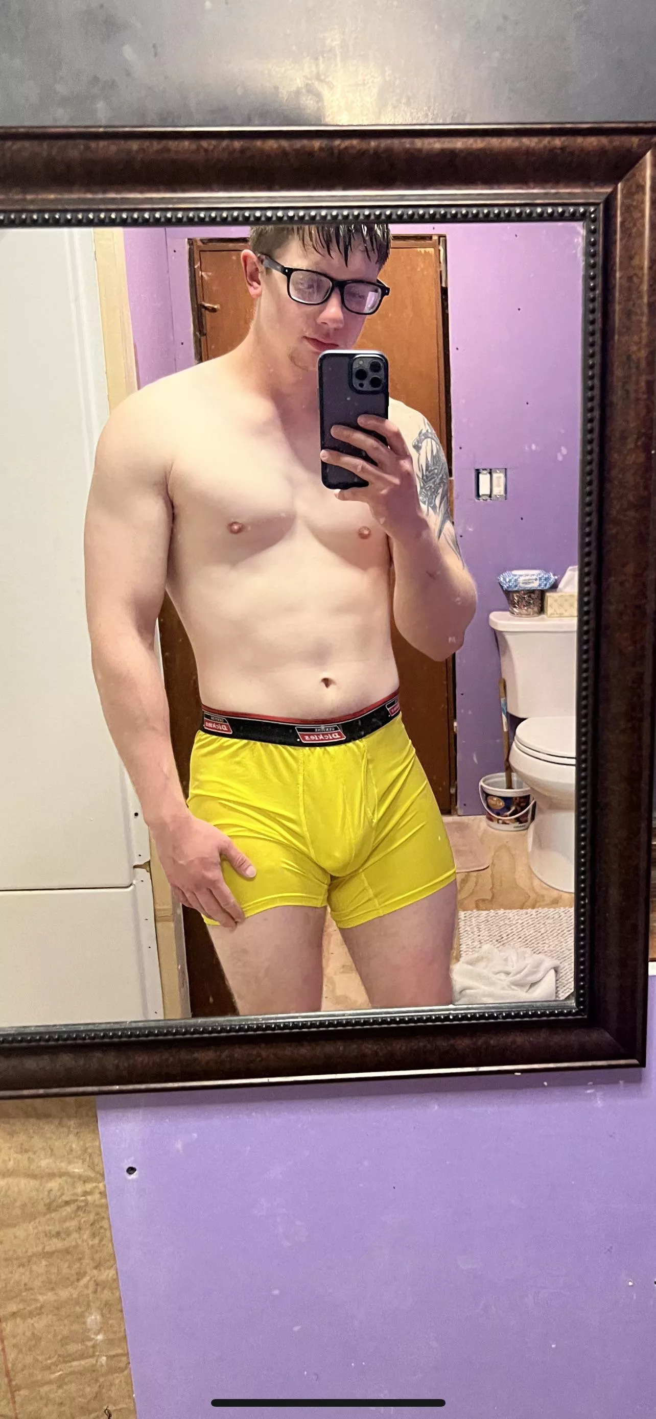 Done showering. Anyone want to help me get dressed?😜