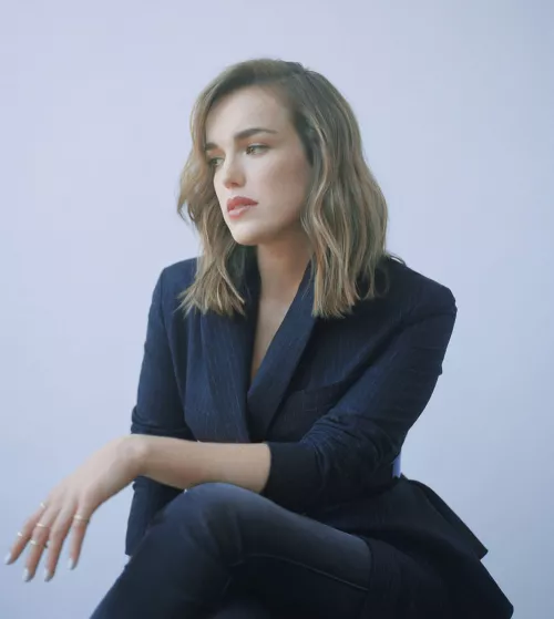 Elizabeth Henstridge