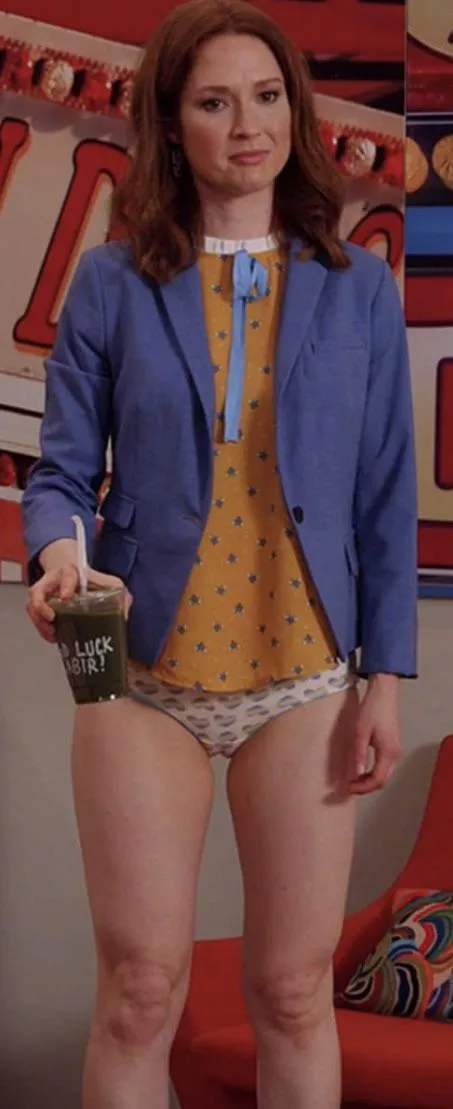 Ellie Kemper in Unbreakable Kimmy Schmidt (S4E1) (2018)