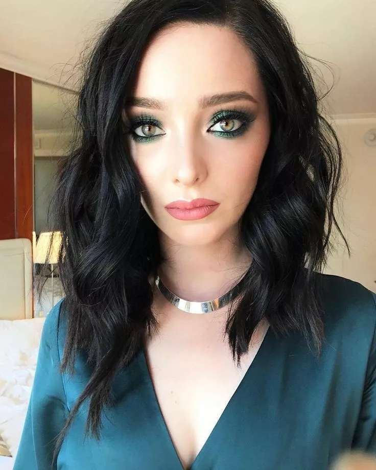 Emma Dumont Nudes By Damianoaks