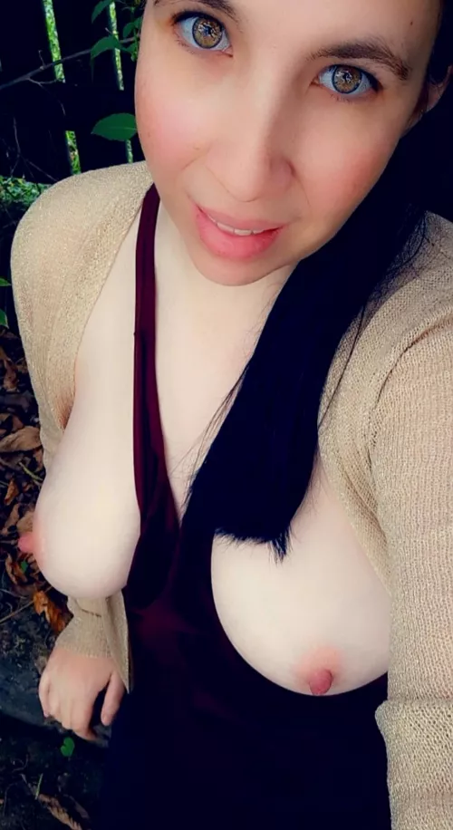 Enjoying a quiet Sunday just hanging out outside 😉