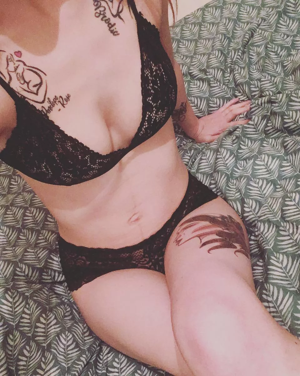 enjoying my cute lil set🥰