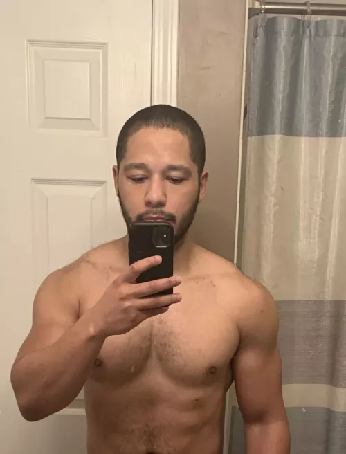 Exhausted and overworked but still getting the gains 💪🏽